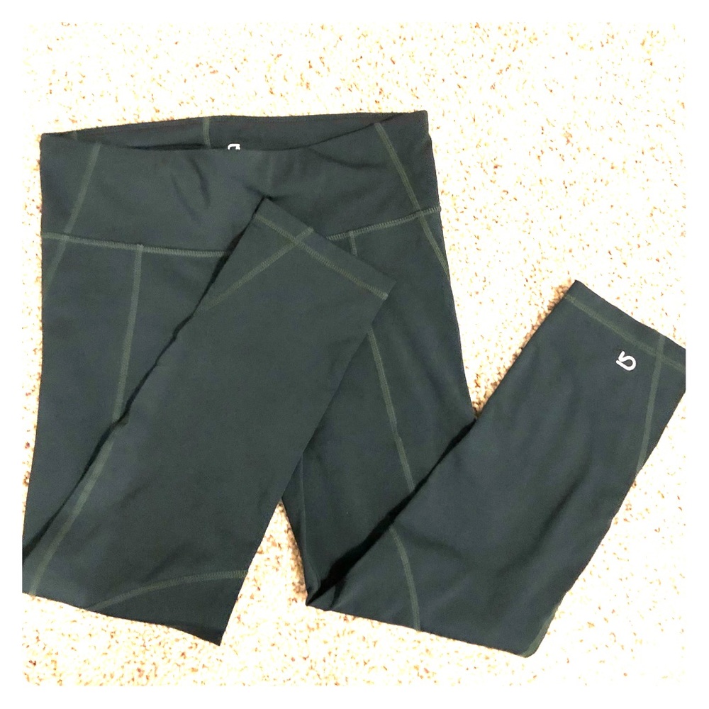 GapFit gfast crop workout leggings